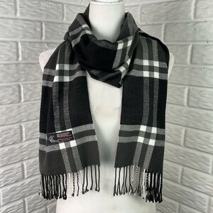 ITALY DESIGN CASHMERE VISCOSE Black and Gray White Plaid Soft Scarf 11.5x72